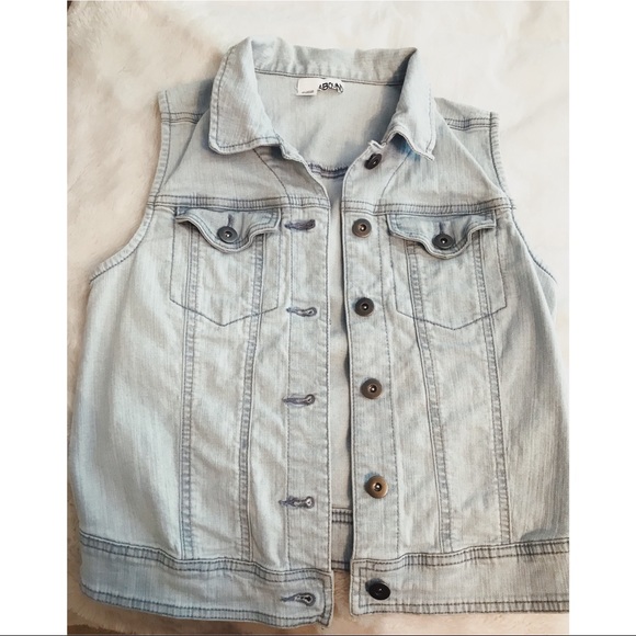 Jean Vest Size Small - Picture 3 of 4